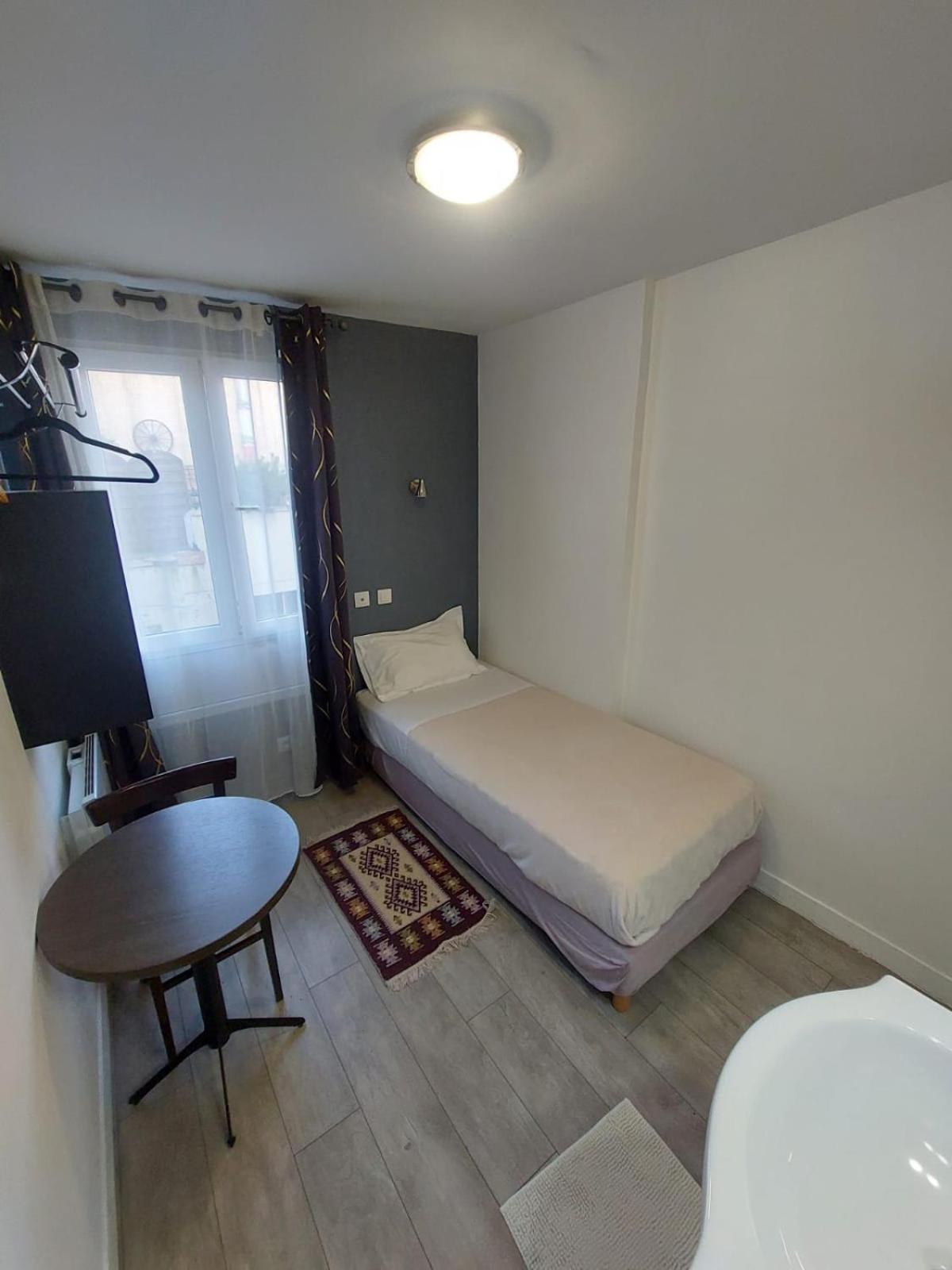 Le Kleber Hotel Montreuil  Bagian luar foto